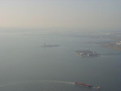 View SSW from WTC (pan 4)<br>Location: <a href="https://www.google.com/maps/search/?api=1&query=40.71101,-74.0131" target="_new">World Trade Centre Outside Observation Deck</a>